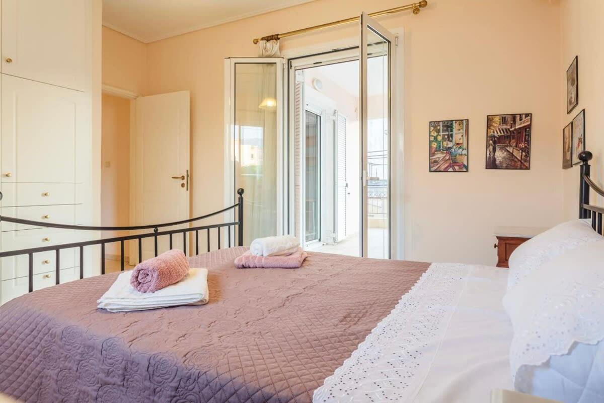 Spacious Urban Haven-Family Home, Perfect Location Kalamata Exterior photo