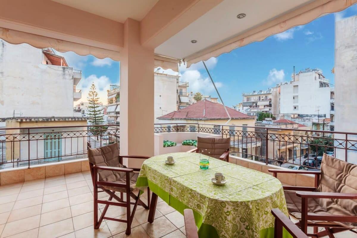 Spacious Urban Haven-Family Home, Perfect Location Kalamata Exterior photo